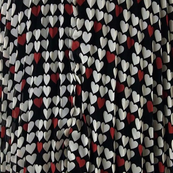 Heart Pleated Print Skirt! - Picture 4 of 4